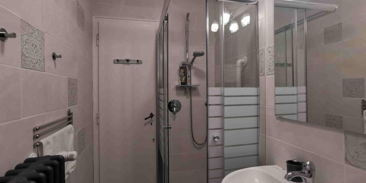 Charming Apartment In A 19Th Century Villa Trieste Luaran gambar